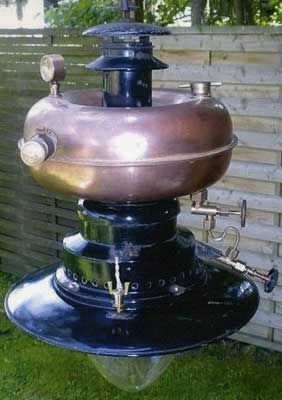 aidadonutlampunknownmodelhuebener