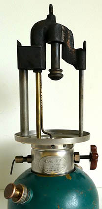 gloriaaustwwithcloseburnerpress