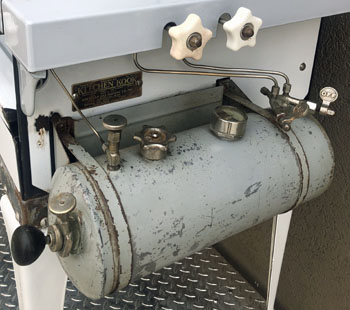 agm-873-kitchenkook-tank-swiatek